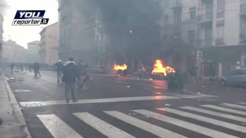 Lancio di molotov: auto in fiamme e vetrine infrante