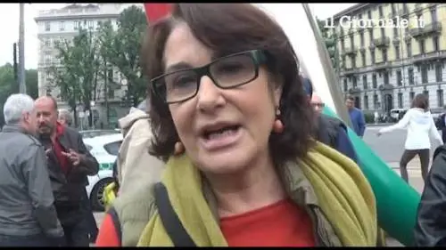 I milanesi in piazza a pulire