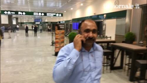 Le tecniche e i volti dei pakistani abusivi a Malpensa