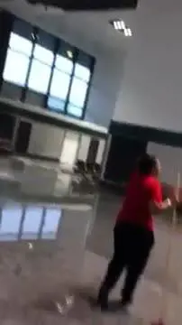 Malpensa, acqua dal soffitto e il terminal si allaga