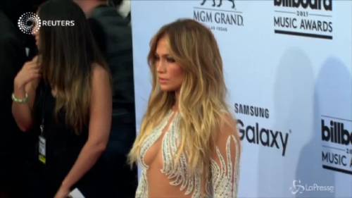 Billboard Music Awards, sexy red carpet: JLo nude look e Mariah Carey scollatissima