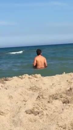 Catania, sesso in spiaggia in pieno giorno