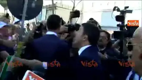 Applausi per Renzi alla parata del 2 giugno