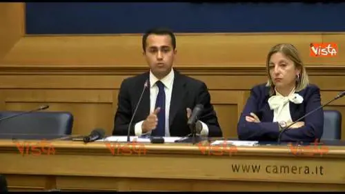 Di Maio attacca: "Marino e Orfini si dimettano"