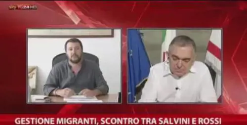 Lite tra Rossi e Salvini: "Sei un razzista", "Tu un poveretto"