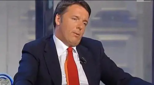 La gaffe di Renzi: "Abbiamo alzato le tasse"