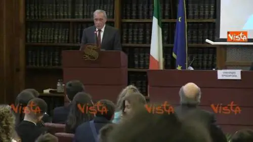 La gaffe di Grasso: "Una canzone di Mario Mengoni"