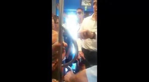 Troppe carrozze, poca sicurezza. E i passeggeri viaggiano in piedi