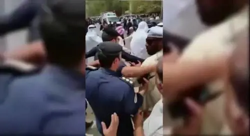 L'emiro del Kuwait sul luogo dell'attacco