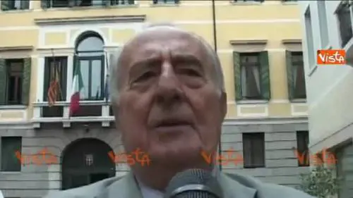 "I gay restino nei recinti"