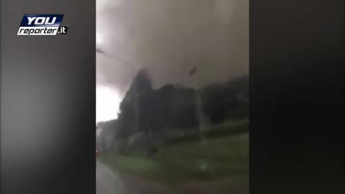 Dolo, padre e figlia dentro il tornado: "Mio dio"