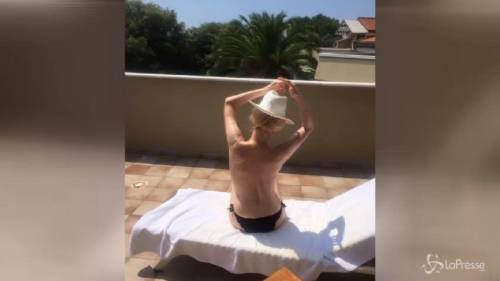 Patty Pravo in topless su Facebook a 67 anni, fan impazziti sul web