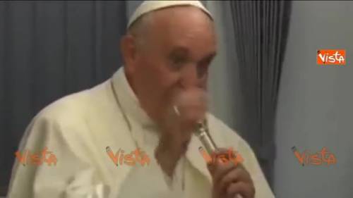 Papa Francesco: "Ho preso il mate e non la coca"