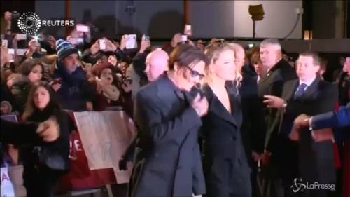 L'Australia accusa la moglie di Johnny Depp: "Fa contrabbando di cani"