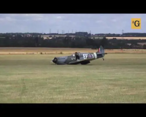 Anche col carrello fuori uso, l'atterraggio è perfetto