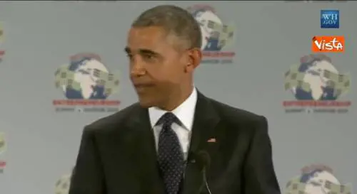 Kenya, Obama saluta la platea in lingua swahili