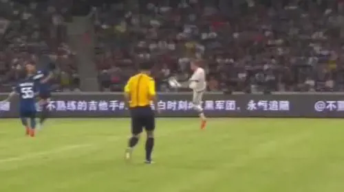 Il gol capolavoro di Mexes che regala il derby al Milan