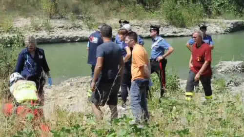 Tre sorelle cadono nel fiume Secchia