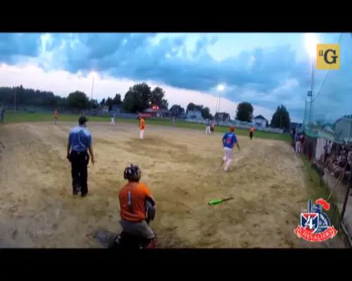 Softball, lo specialista delle battute con piroetta 