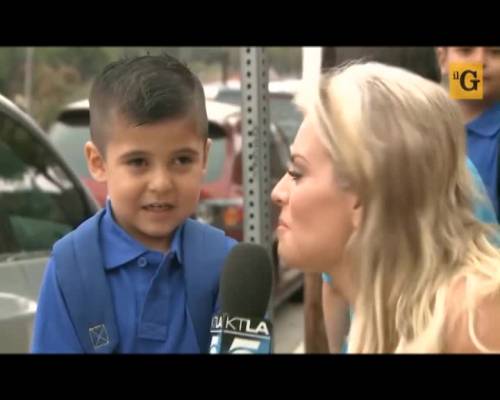Reporter fa piangere un bimbo il primo giorno di scuola