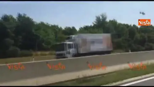 Austria, 50 immigrati trovati morti in un tir