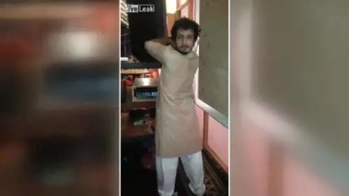 Gira la testa come in "L'esorcista"