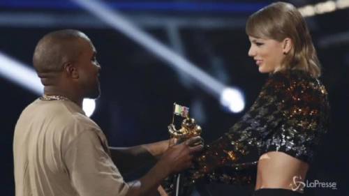 Taylor Swift regina degli Mtv Awards ma West le ruba la scena