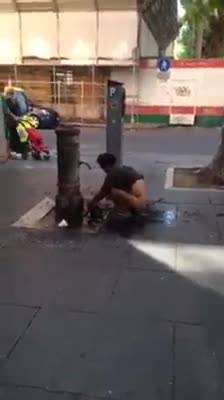 Il bidet del clochard nel pieno centro di Roma