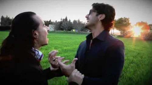 Il trailer del documentario su Corona