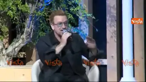 L'appello di Bono: "Non chiamateli più migranti"