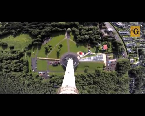 Estonia, 750 salti in tre giorni dalla torre televisiva di Tallinn