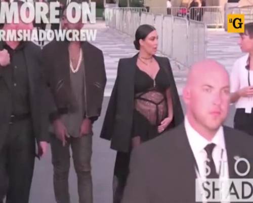 Kim Kardashian mette in mostra il pancione alla settimana della moda di NY