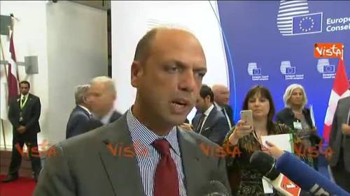 Alfano: "I rimpatri siano pagati dall'Ue"