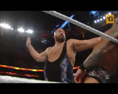 Wrestling, compilation di schiaffi fa ridere il web