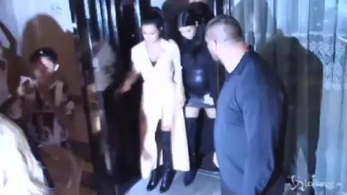 Kim Kardashian impegnatissima nonostante il pancione