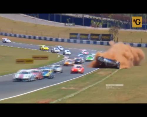 Bruttissimo incidente in Porsche per Pedro Piquet, figlio di Nelson