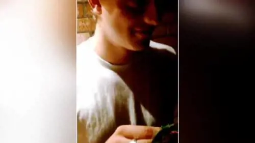 Mangia mega insetto per 20 dollari: voi ne avreste il coraggio?