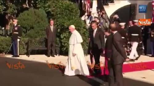 Papa Francesco arriva alla Casa Bianca in 500