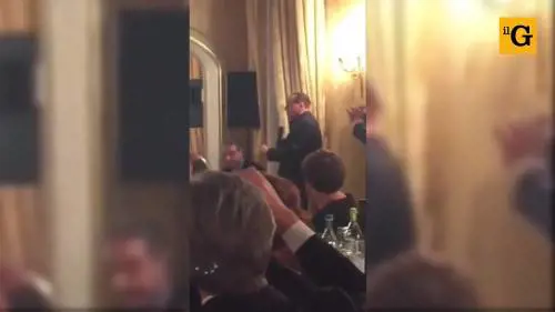 Serata con il Cav a Villa Gernetto: canta in francese