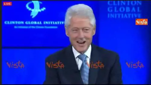 Clinton scherza con Tsipras: "Sei come il cane che insegue l'auto"