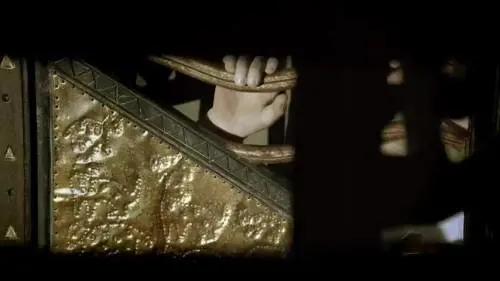 American Horror Story: Hotel, la sigla coi 10 comandamenti