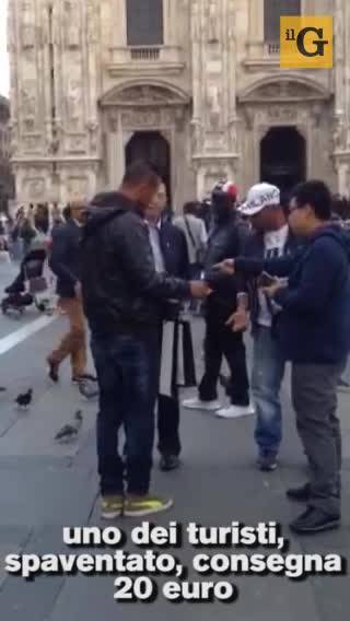 Le estorsioni degli immigrati in piazza Duomo