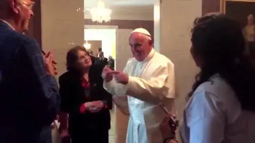 Bergoglio incontra una coppia gay