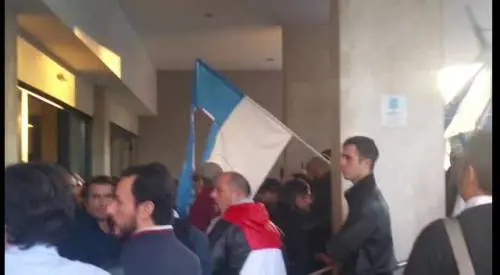 Blitz di Forza Nuova all'assemblea dei soci della Fondazione An