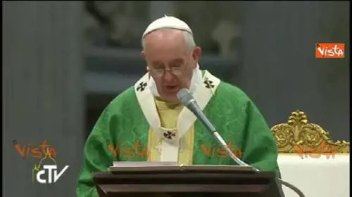 Papa:"No a una chiesa dalle porte chiuse"