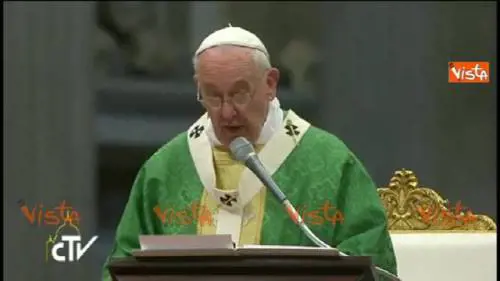 Papa: "Nostra società afflitta dalla solitudine"