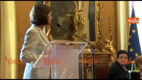 Boldrini: "Sanzioni contro i sessisti"