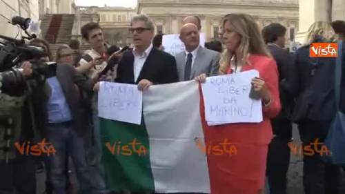 "Roma libera da Marino": la protesta di Fratelli d'Italia