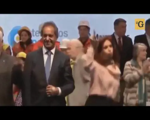 Il ballo scoordinato della Kirchner diventa virale