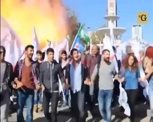 Attentato alla stazione di Ankara. Il momento dell'esplosione